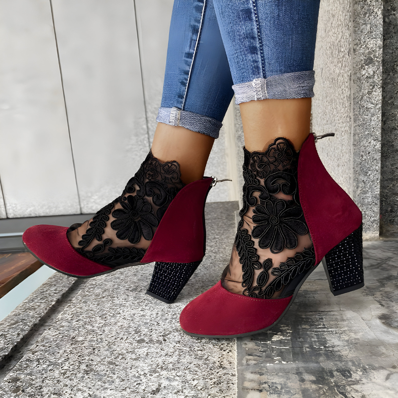 Rouge / 12 US | 43 EU