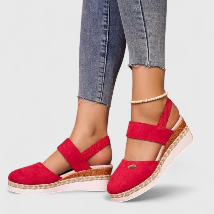 Rouge / 11 US | 42 EU